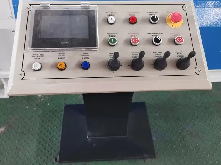 Четырехвалковый гидравлический вальцовочный станок STALEX W12-8x2000